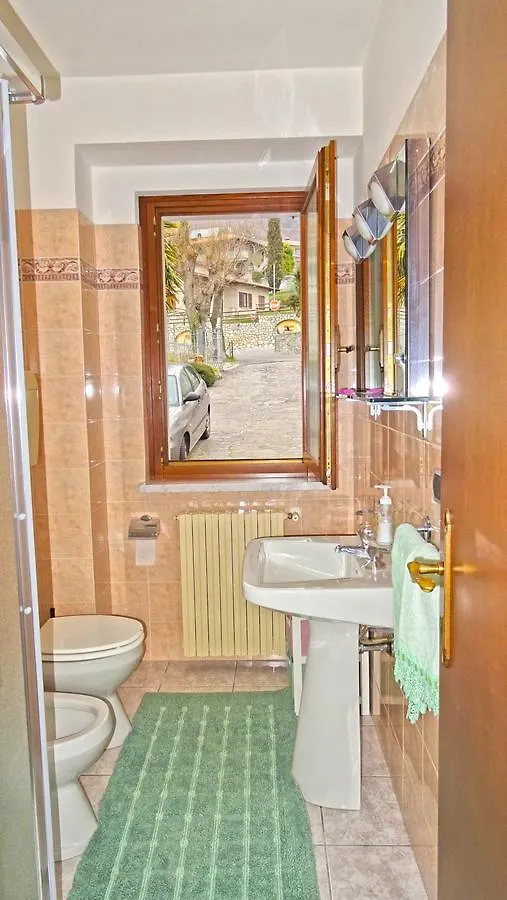 Casa Rosalia Cozy Holiday Apartment By Gardadomsumea Pieve  Italy